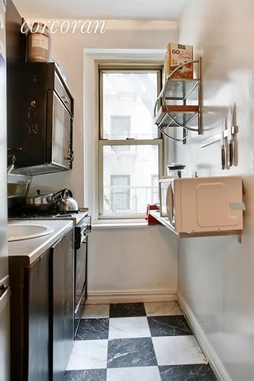 New York City Real Estate | View 210 West 19th Street, 3E | Kitchen | View 2