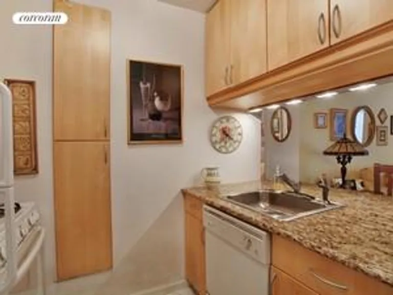 New York City Real Estate | View 45 East 25th Street, 10C | New Kitchen! | View 4
