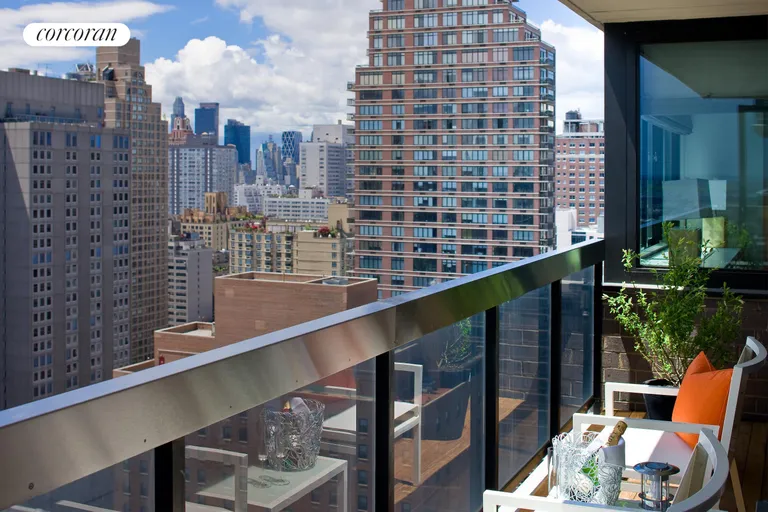 New York City Real Estate | View 515 East 72nd Street, 21E | room 2 | View 3