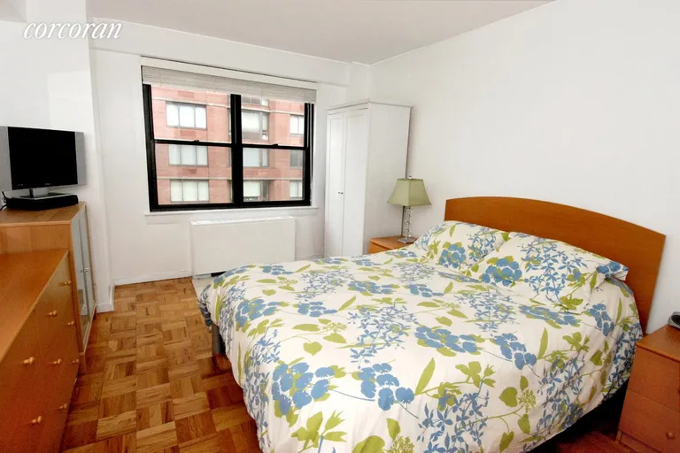 New York City Real Estate | View 301 East 64th Street, 18C | room 2 | View 3