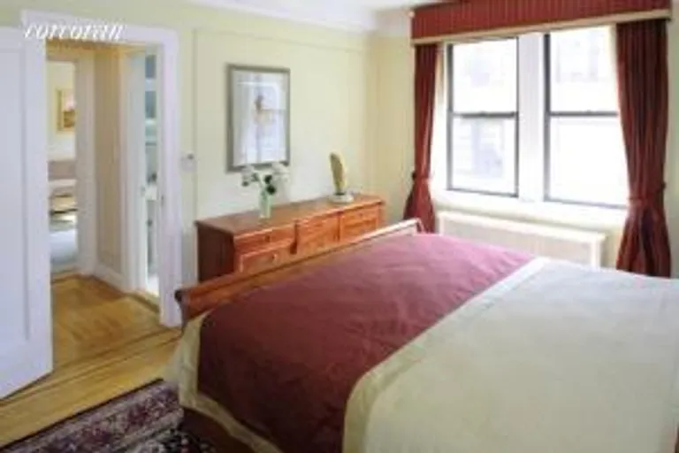 New York City Real Estate | View 28 West 69th Street, 8B | room 2 | View 3