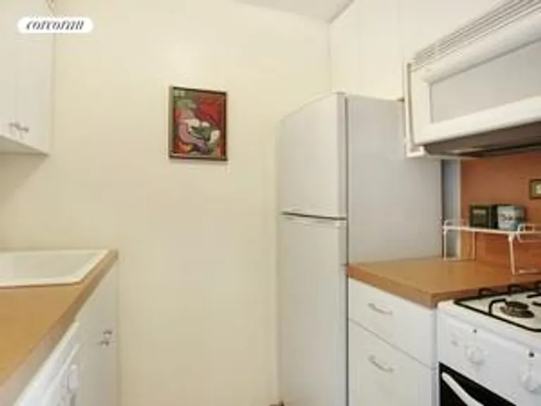 New York City Real Estate | View 101 West 12th Street, 19A | Renovated kitchen with dishwasher | View 4
