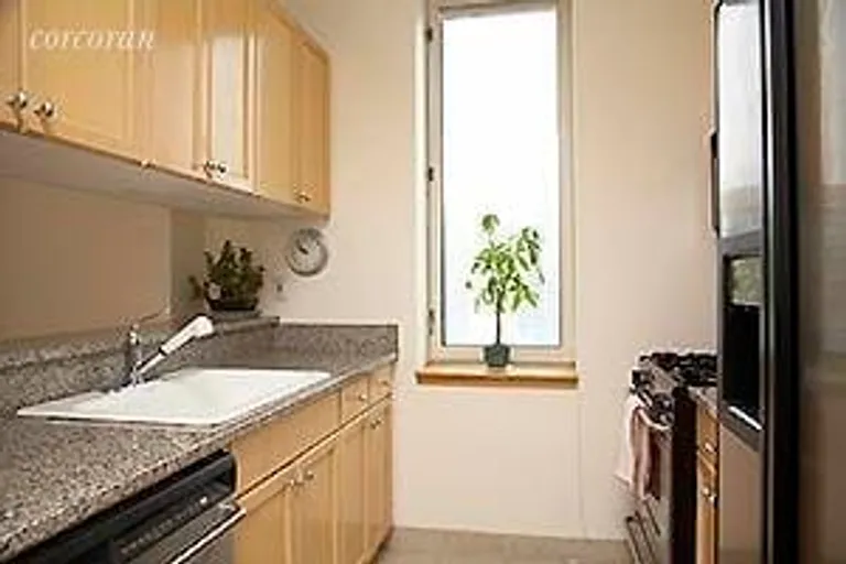 New York City Real Estate | View 1760 Second Avenue, 12A | room 2 | View 3