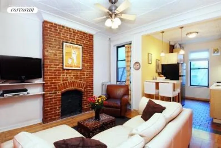 New York City Real Estate | View 709 Carroll Street, 2L | 2 Beds, 1 Bath | View 1