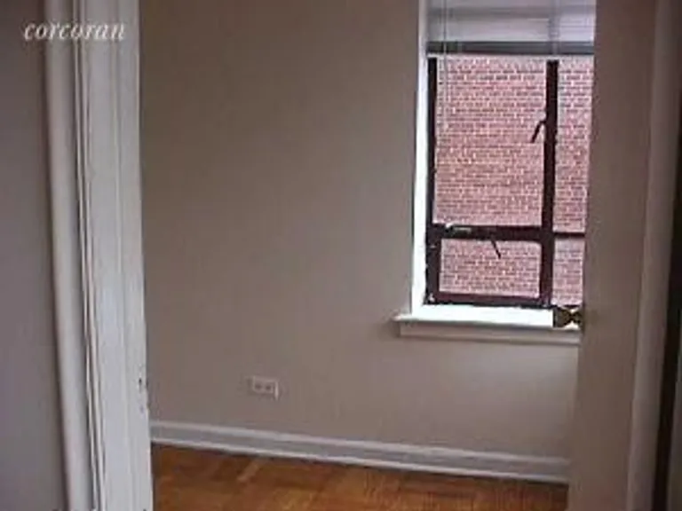 New York City Real Estate | View 100 Remsen Street, 4G | room 1 | View 2