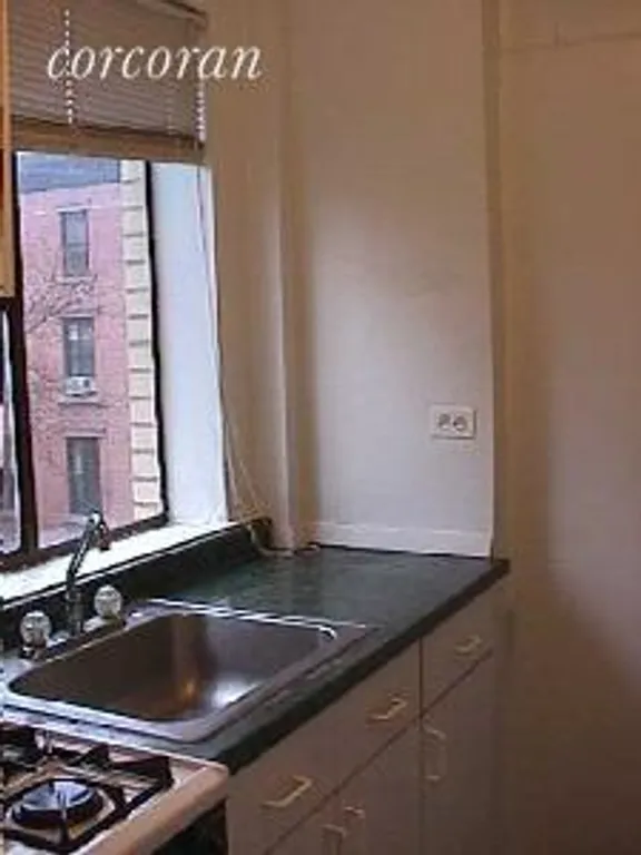 New York City Real Estate | View 100 Remsen Street, 4G | room 3 | View 4