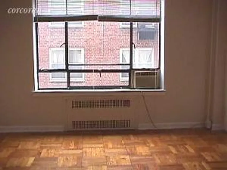 New York City Real Estate | View 100 Remsen Street, 4G | room 4 | View 5