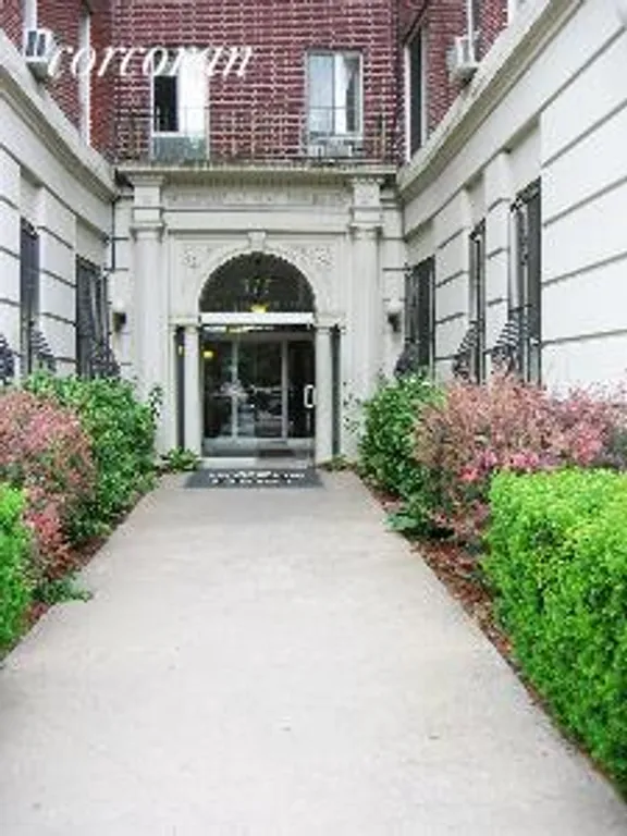 New York City Real Estate | View 115 Eastern Parkway, 3E | room 1 | View 2
