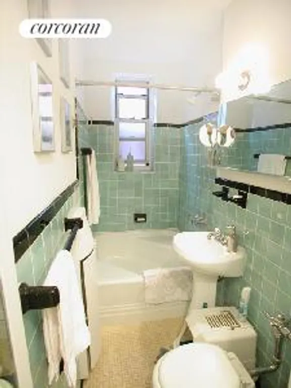 New York City Real Estate | View 245 Henry Street, 1G | room 2 | View 3