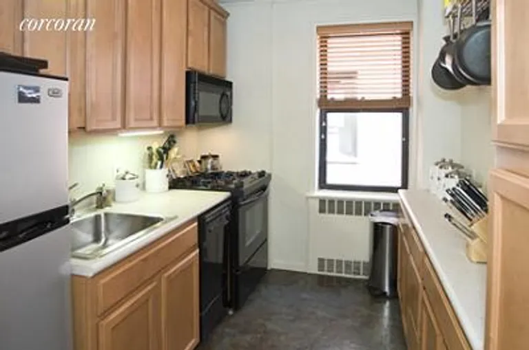 New York City Real Estate | View 205 West 95th Street, 4E | room 2 | View 3
