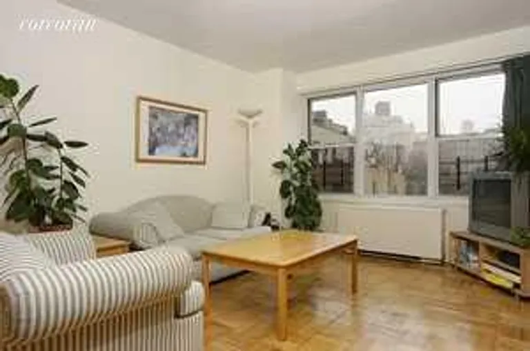New York City Real Estate | View 33 Greenwich Avenue, 7D | room 1 | View 2