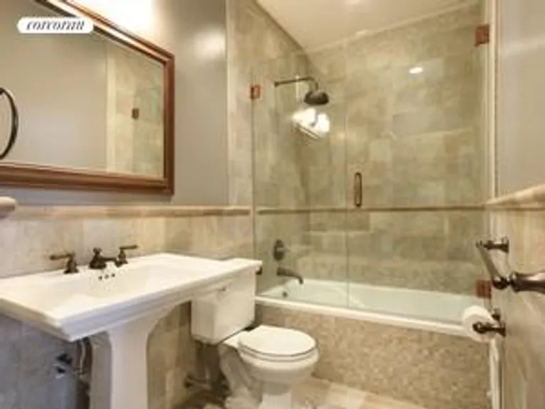 New York City Real Estate | View 552 Third Avenue, 3 | Master bathroom | View 4