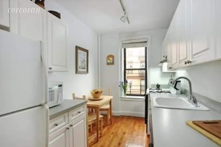 New York City Real Estate | View 264 6TH AVENUE, 2D | 2 Beds, 1 Bath | View 1
