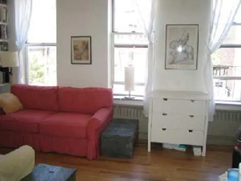New York City Real Estate | View 325 West 11th Street, 5R | room 1 | View 2