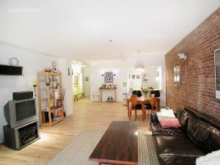 New York City Real Estate | View 60 Pineapple Street, 3B | 2 Beds, 1 Bath | View 1