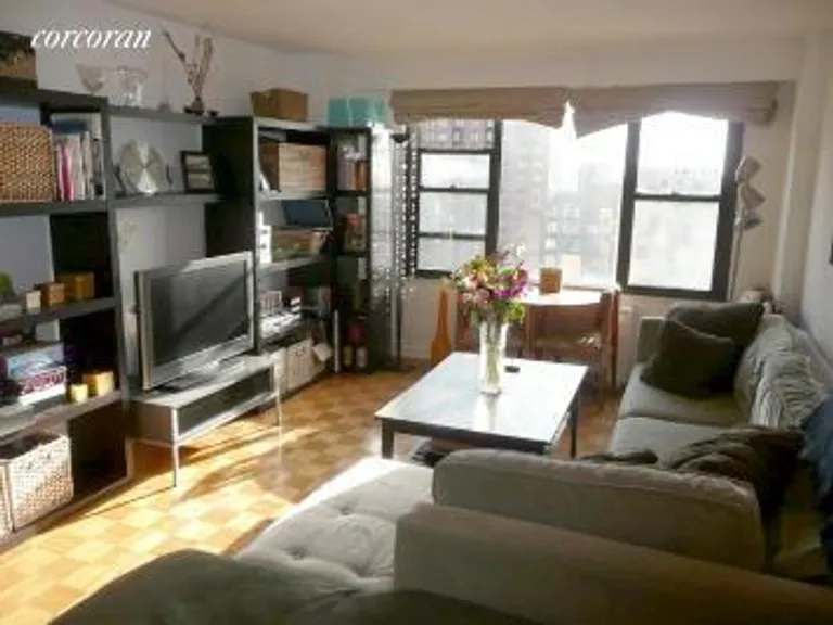 New York City Real Estate | View 85 Livingston Street, 16J | Living Room | View 2