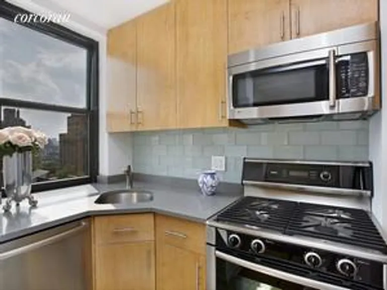 New York City Real Estate | View 161 West 16th Street, 15A | room 2 | View 3