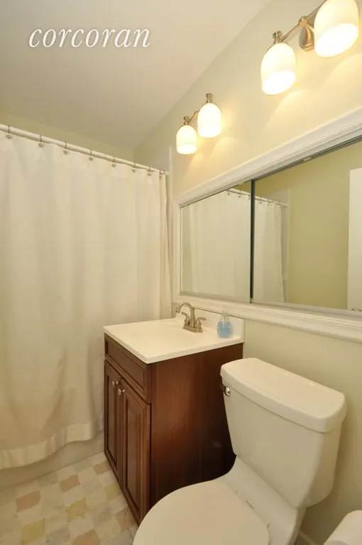 New York City Real Estate | View 345 East 93rd Street, 20H | Bathroom | View 6
