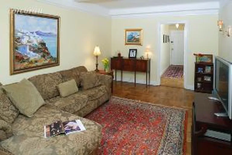 New York City Real Estate | View 11 West 69th Street, 5C | room 1 | View 2