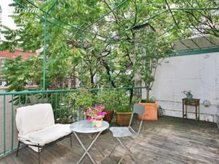 New York City Real Estate | View 16 East 63rd Street, 5 | room 2 | View 3