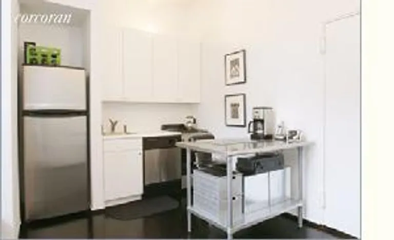 New York City Real Estate | View 39 East 12th Street, 811 | room 4 | View 5