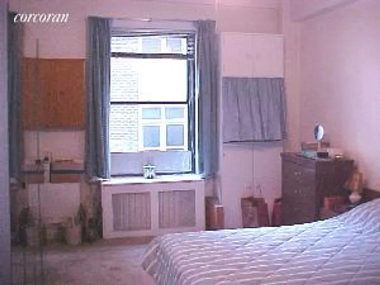 New York City Real Estate | View 60 West 68th Street, 5F | room 1 | View 2