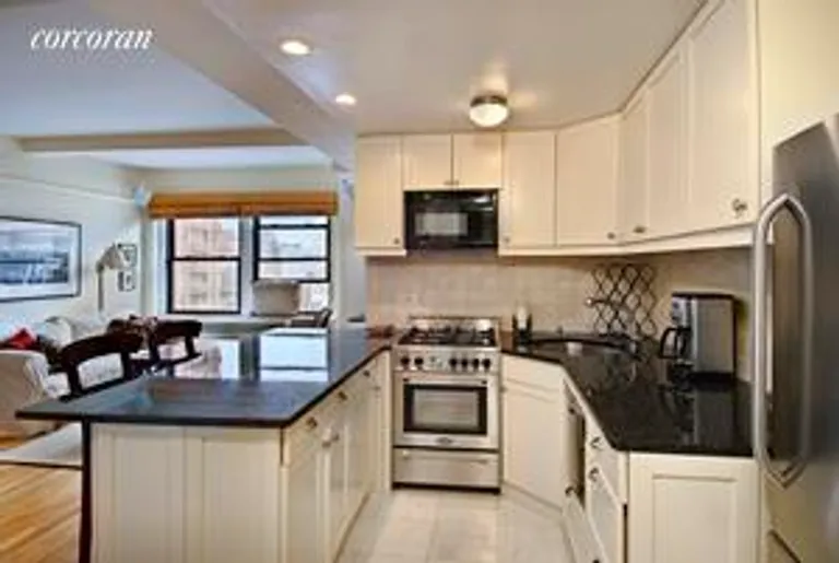New York City Real Estate | View 205 East 78th Street, 17E | room 1 | View 2
