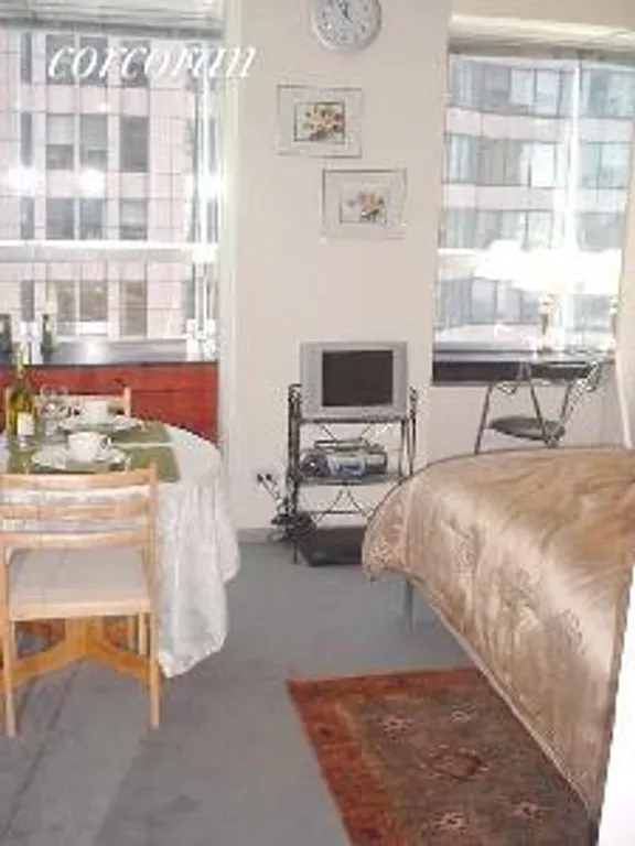 New York City Real Estate | View 146 West 57th Street, 32N | room 1 | View 2