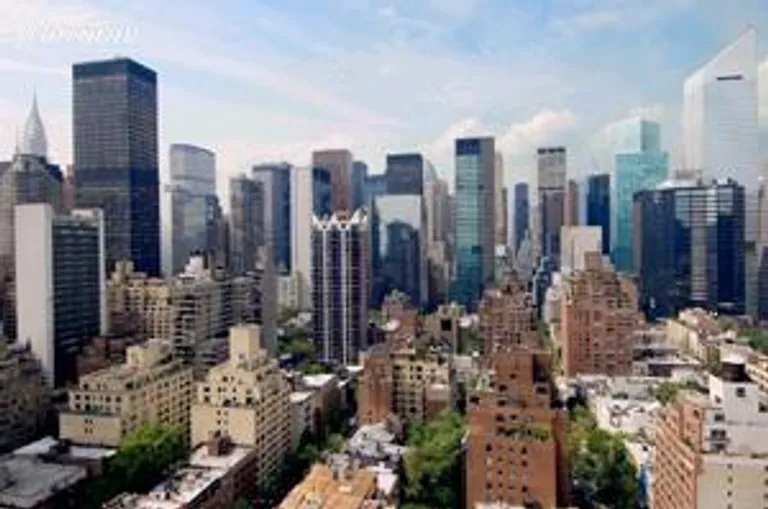 New York City Real Estate | View 400 East 51st Street, 22A | room 2 | View 3