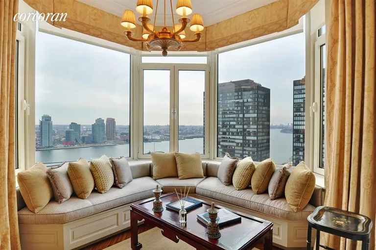 New York City Real Estate | View 400 East 51st Street, 26B | Bay Windowed Seating Area | View 6