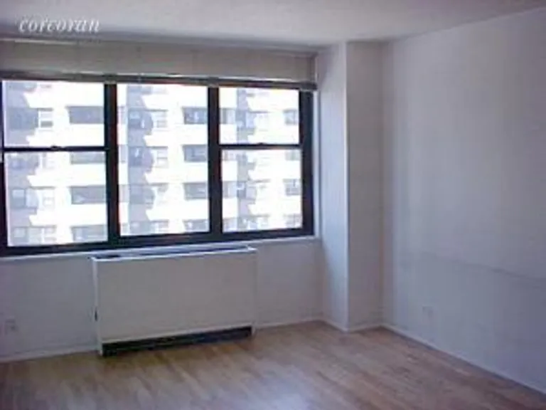 New York City Real Estate | View 301 East 87th Street, 10C | room 1 | View 2