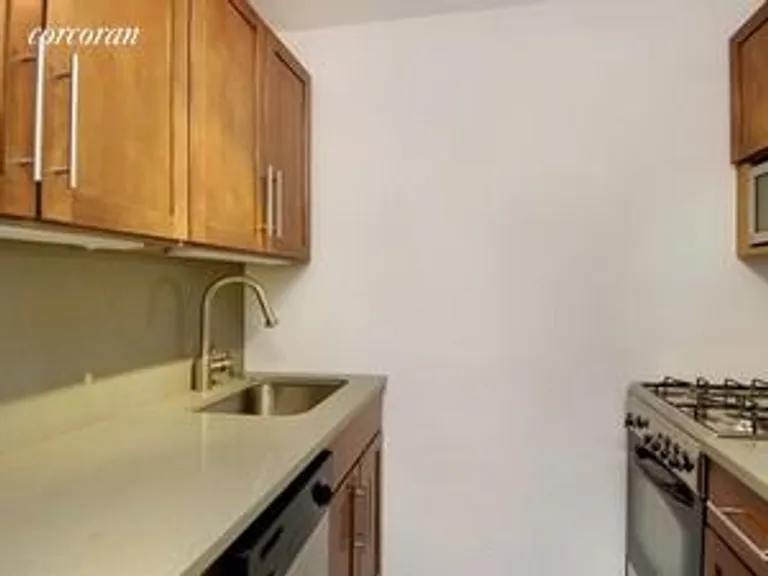 New York City Real Estate | View 101 West 12th Street, 16A | Kitchen | View 3