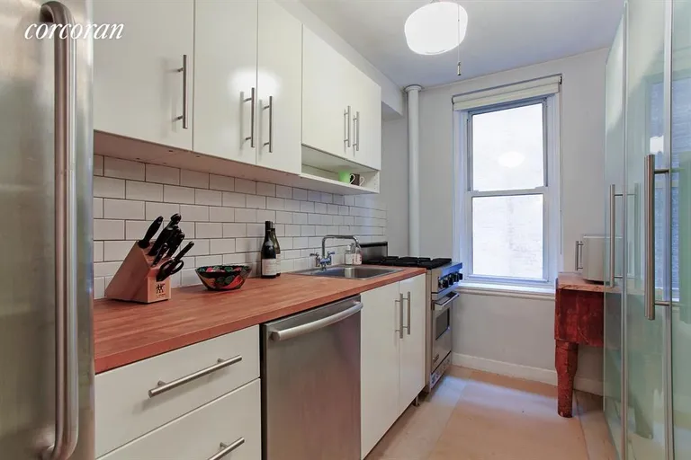New York City Real Estate | View 140 East 28th Street, 3H | Top of the Line Newly Renovated Kitchen! | View 2