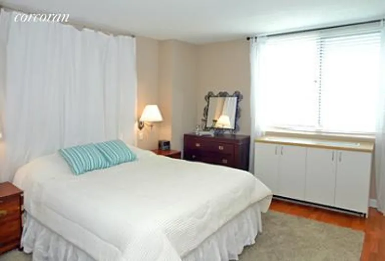 New York City Real Estate | View 345 East 93rd Street, 19E | room 1 | View 2