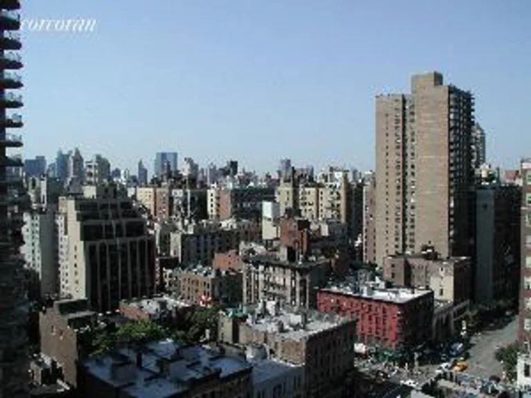 New York City Real Estate | View 170 East 87th Street, E20BCD | 3 Beds, 3 Baths | View 1