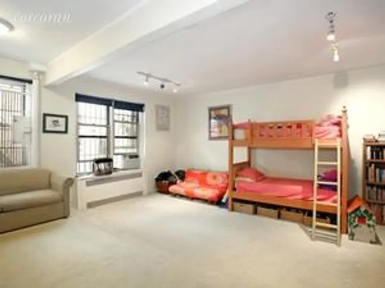 New York City Real Estate | View 225 East 47th Street, 6DE | room 2 | View 3