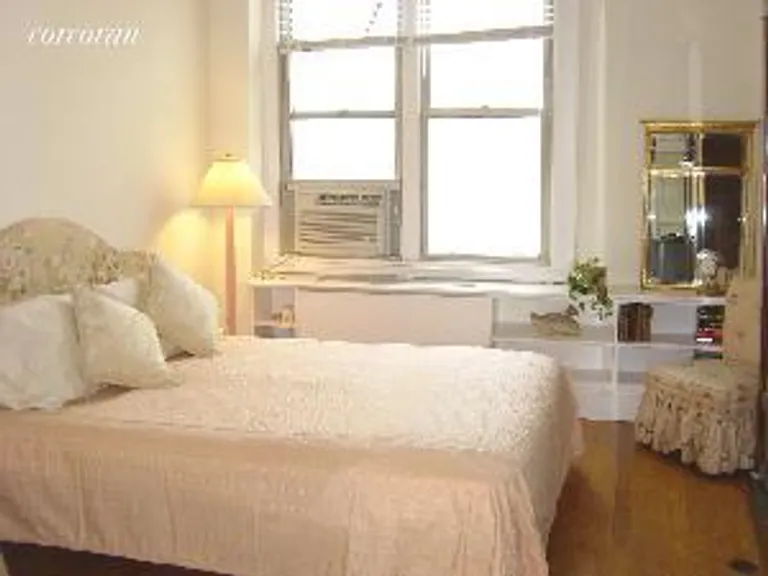 New York City Real Estate | View 64 East 86th Street, 13A | room 2 | View 3
