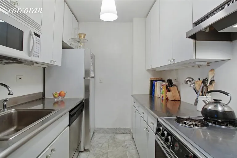 New York City Real Estate | View 101 West 12th Street, 16M | Kitchen | View 4