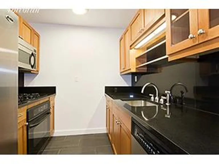 New York City Real Estate | View 425 Fifth Avenue, 20D | 1 Bed, 1 Bath | View 1