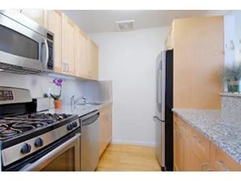 New York City Real Estate | View 249 16th Street, 4B | kitchen | View 2