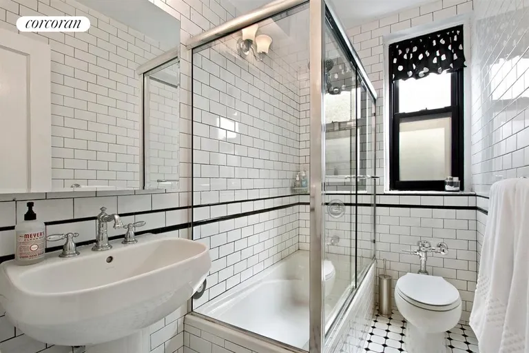 New York City Real Estate | View 172 West 79th Street, 6F | Bathroom | View 4