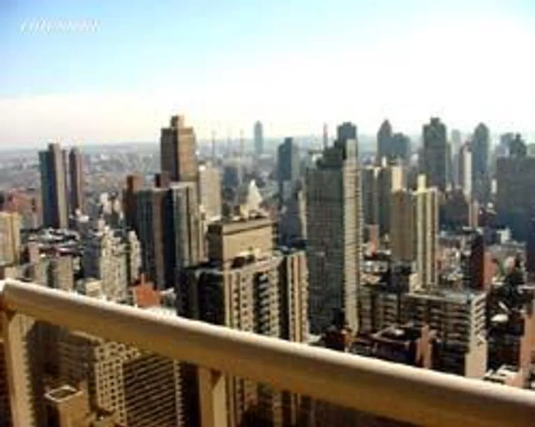 New York City Real Estate | View 200 East 89th Street, 44A | 2 Beds, 2 Baths | View 1