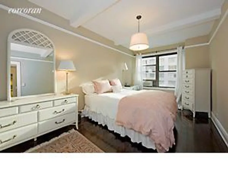 New York City Real Estate | View 225 East 79th Street, 7A | room 2 | View 3