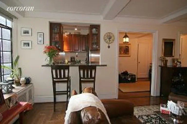 New York City Real Estate | View 333 East 53rd Street, 8J | 1 Bed, 1 Bath | View 1