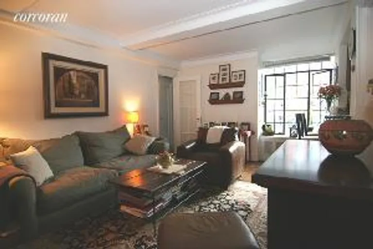 New York City Real Estate | View 333 East 53rd Street, 8J | room 2 | View 3