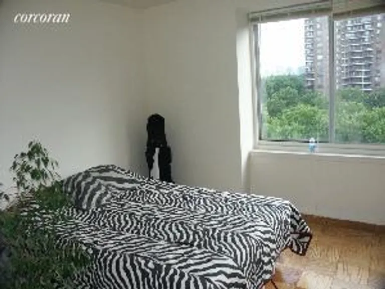 New York City Real Estate | View 400 Central Park West, 8Y | room 1 | View 2