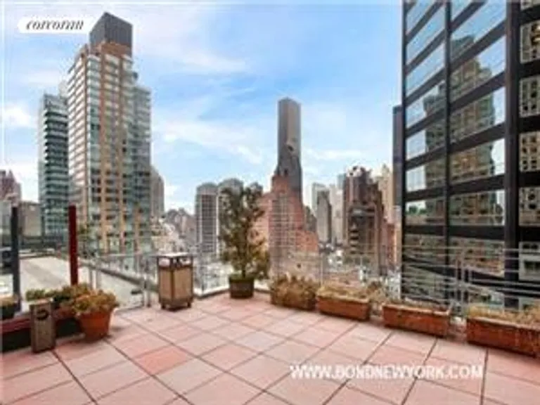 New York City Real Estate | View 211 East 53rd Street, 8L | 1 Bed, 1 Bath | View 1