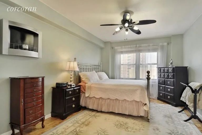 New York City Real Estate | View 34 Plaza Street East, 705 | room 2 | View 3