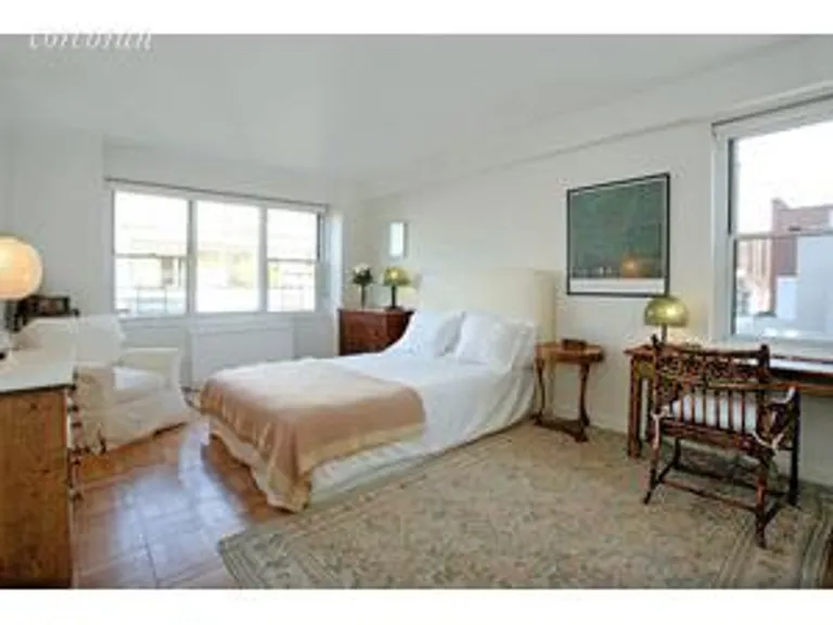 New York City Real Estate | View 150 East 61st Street, 8H | room 1 | View 2