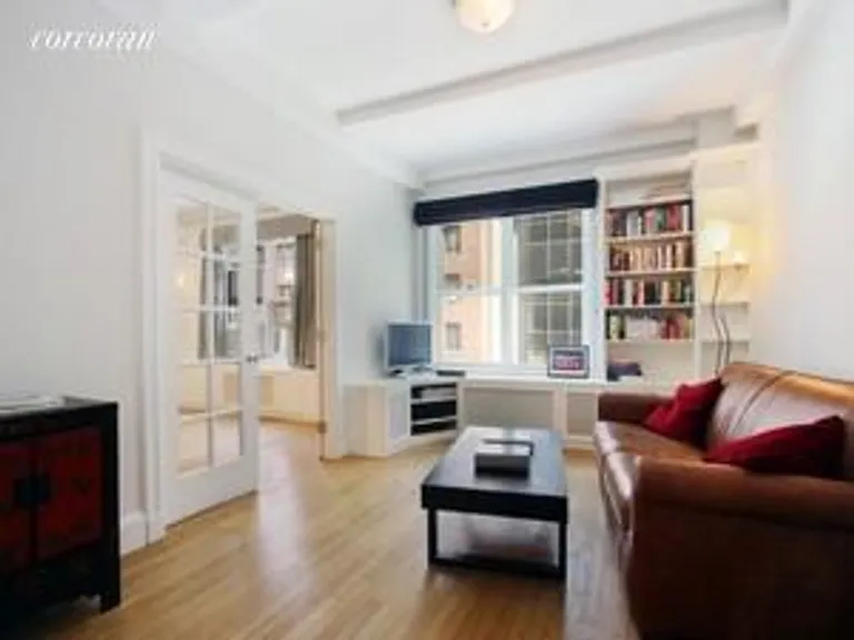 New York City Real Estate | View 150 East 49th Street, 4B | room 2 | View 3